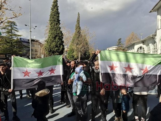 Akyazı daki Suriyeliler kutlama yaptı