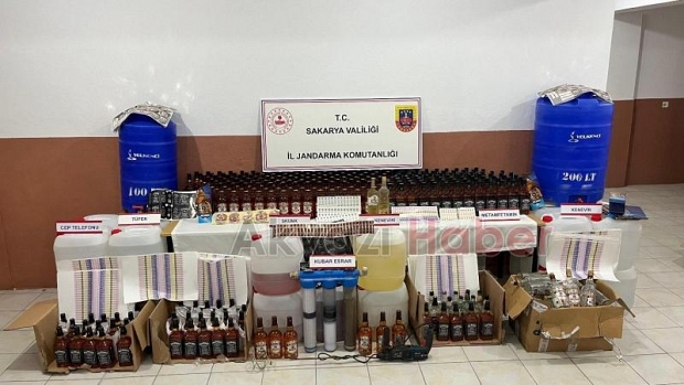 Yılbaşı öncesi yüzlerce şişe sahte içki ele geçirildi