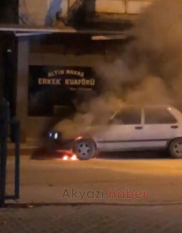 Caddede panik anları araç alev aldı
