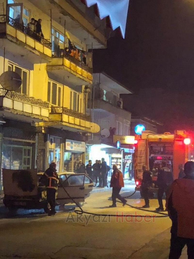 Caddede panik anları araç alev aldı
