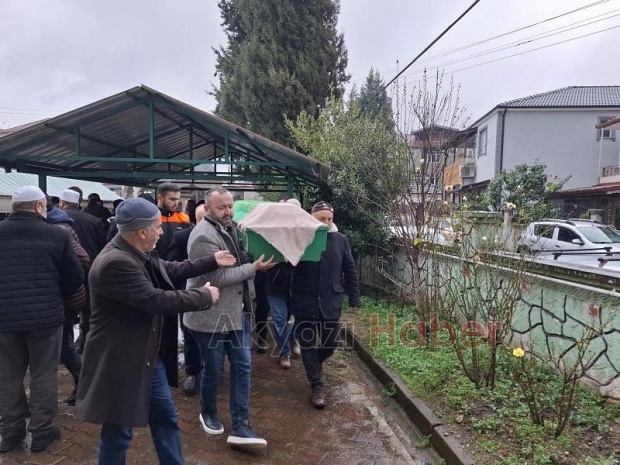 Evinden ölü bulunan Zekiye Uzunoğlu dün defnedildi.