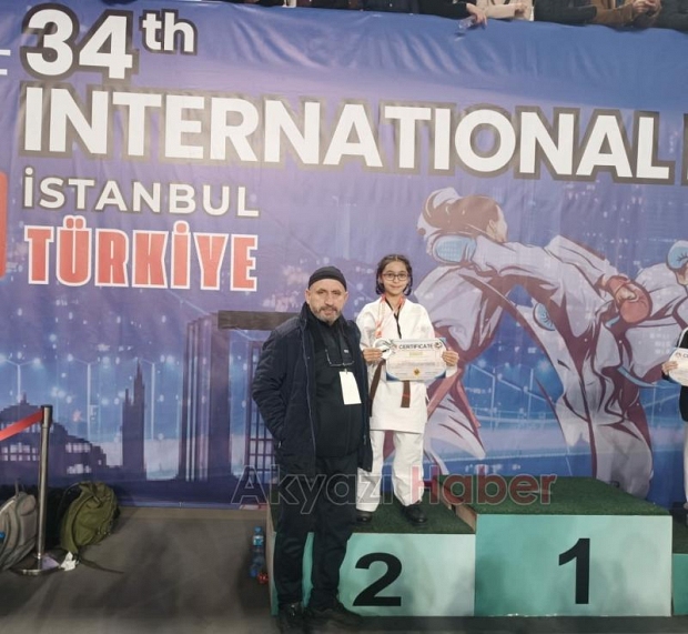 Akyazılı karateciler gururlandırdı