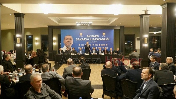 AK Parti'de yeni yönetim ilk toplantısını yaptı
