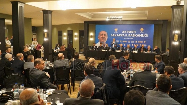 AK Parti'de yeni yönetim ilk toplantısını yaptı