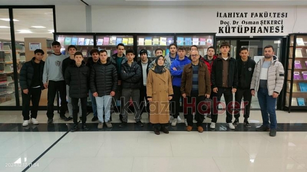 Akyazı Anadolu İmam Hatip Lisesi 12. sınıf öğrencilerinden fakülte ziyareti