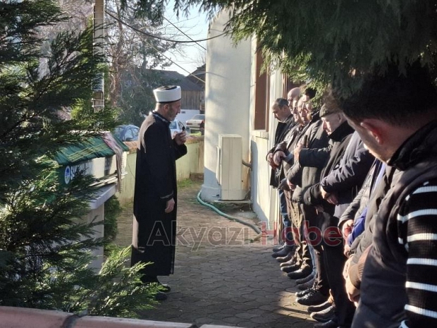 Minibüs çarpmıştı, yaşlı kadın defnedildi