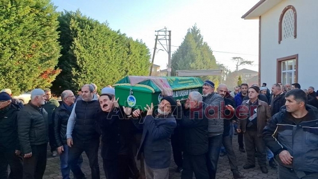 Minibüs çarpmıştı, yaşlı kadın defnedildi