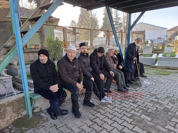 Minibüs çarpmıştı, yaşlı kadın defnedildi