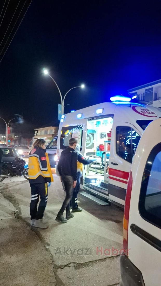 Otomobil ile motosiklet çarpıştı