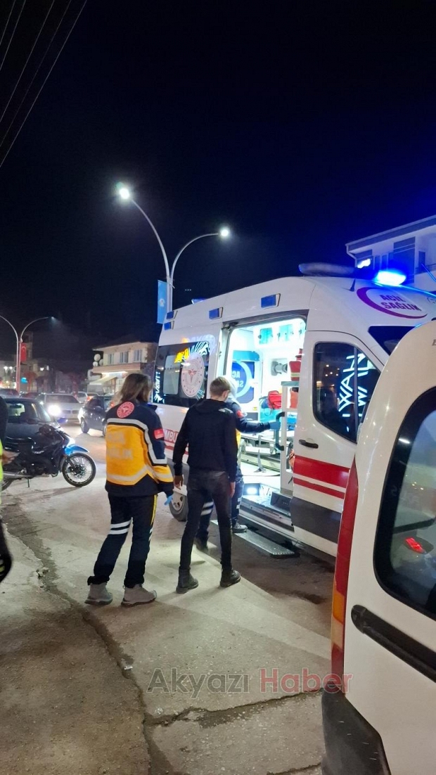 Otomobil ile motosiklet çarpıştı