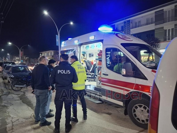 Otomobil ile motosiklet çarpıştı
