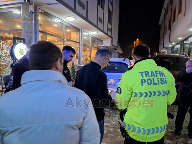 Otomobil ile motosiklet çarpıştı