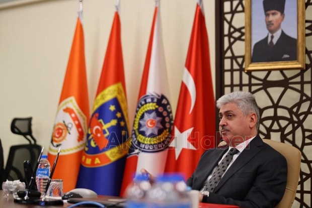 Sakarya Valisi'nden 112 Acil Çağrı Merkezi ziyareti