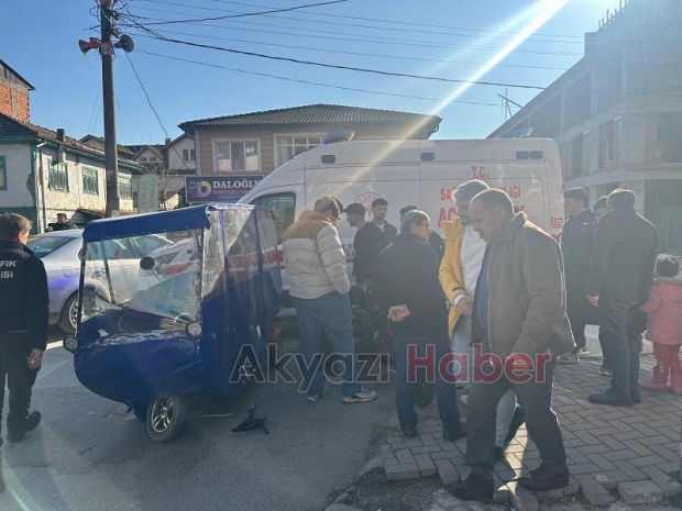 Akyazıda kaza 2 yaralı