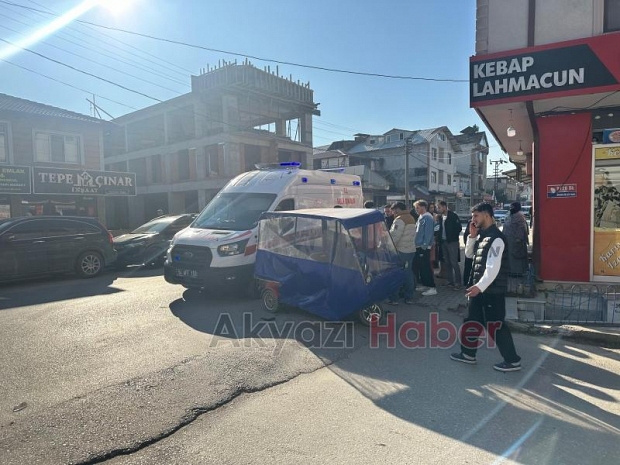 Akyazıda kaza 2 yaralı