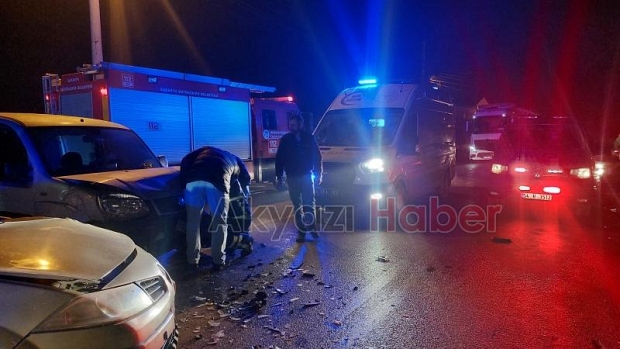 Caddede feci kaza 3 yaralı
