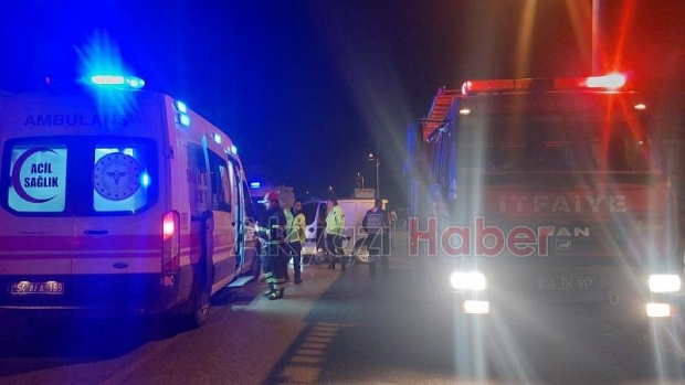 Caddede feci kaza 3 yaralı