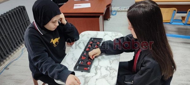 İnönü Ortaokulu'ndan zeka ve strateji dolu 4 akıl oyunları turnuvası!