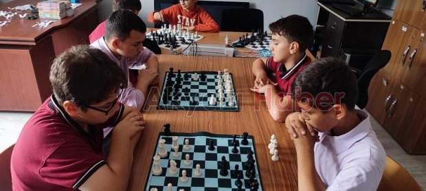 İnönü Ortaokulu'ndan zeka ve strateji dolu 4 akıl oyunları turnuvası!