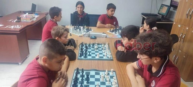 İnönü Ortaokulu'ndan zeka ve strateji dolu 4 akıl oyunları turnuvası!