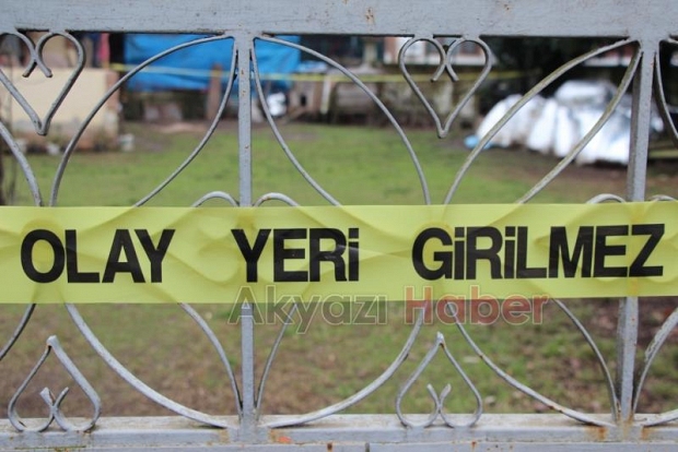 Annesinin horozlarını vermesine kızdı. 7 tavuğu tüfekle öldürdü.