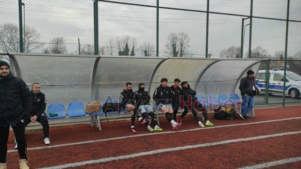 As Akyazıspor Geyvespor'u 3-0 mağlup etti