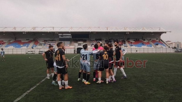 As Akyazıspor Geyvespor'u 3-0 mağlup etti