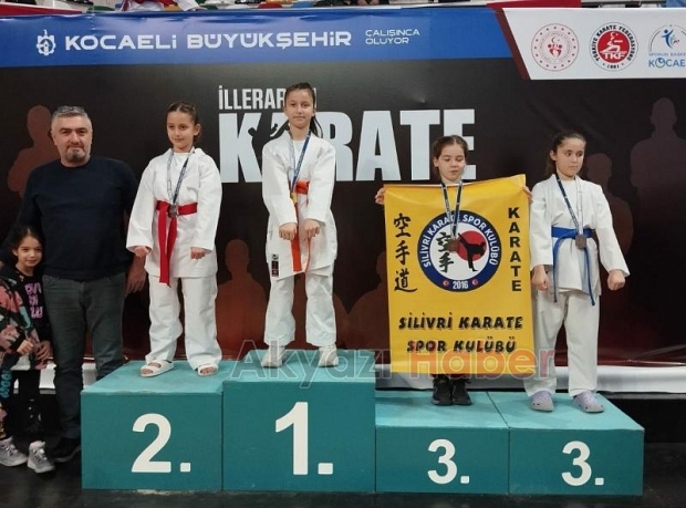 Akyazılı karateciler yine gururlandırdı
