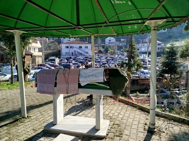Başından vurulan genç kıza acı veda