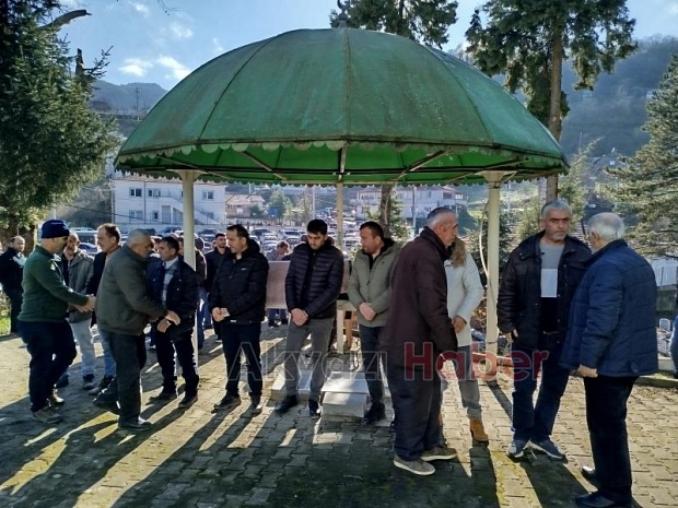 Başından vurulan genç kıza acı veda