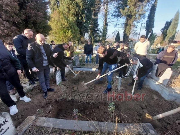 Fikret Bayrak (PELE) dualarla defnedildi