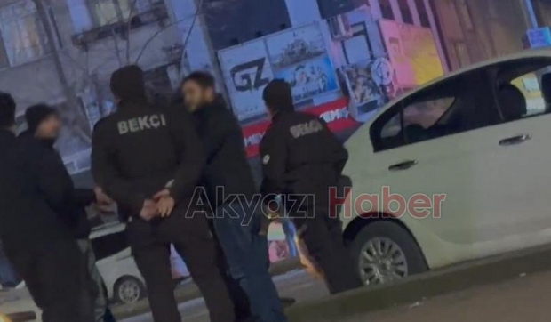 Akyazı'da 3 kişi uyuşturucu ile yakalandı