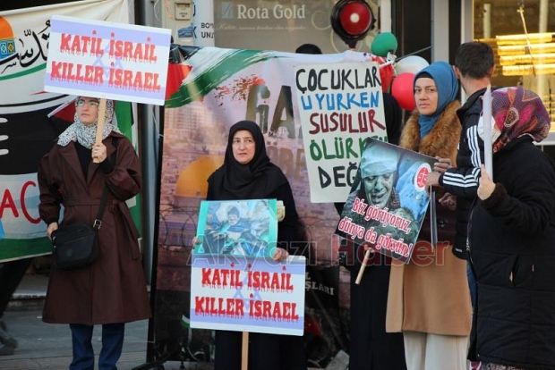 Gazze için Akyazıda sessiz eylem nöbeti sürüyor