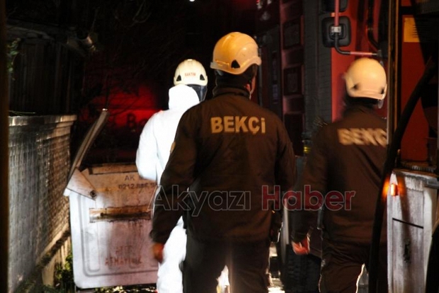 Akyazı'da ev alevlere teslim oldu