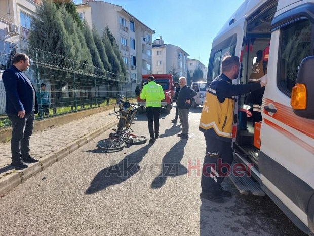 Motosiklet ile bisiklet çarpıştı: 2 yaralı