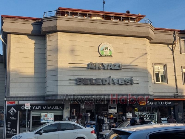 Akyazı Belediye binası satılacak, muhalefet tepkili