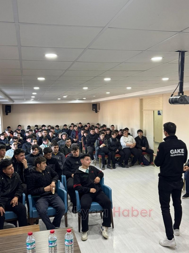 Lise öğrencilerine afet eğitimi verdiler