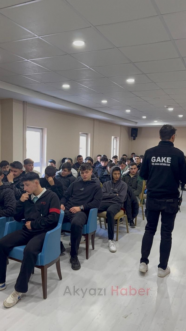 Lise öğrencilerine afet eğitimi verdiler