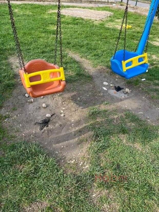 Çocuk parkında çöp tepkisi
