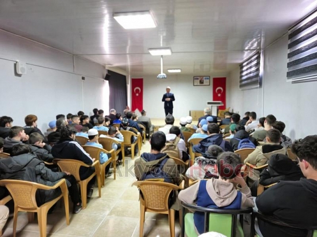 Çilimli Müftüsü Akyazı Anadolu İmam Hatip Lisesi’ni ziyaret etti