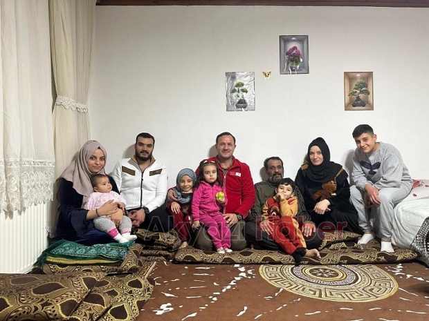 Kızılay Akyazı'dan Suriye’ye dönecek ailelere veda ziyareti