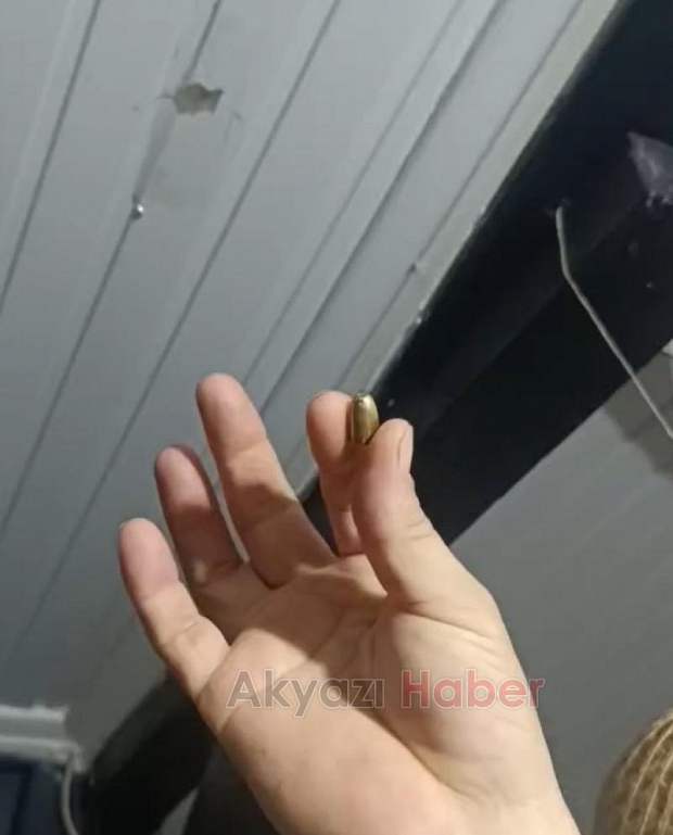 Akyazı'da yorgun mermi çatıyı deldi