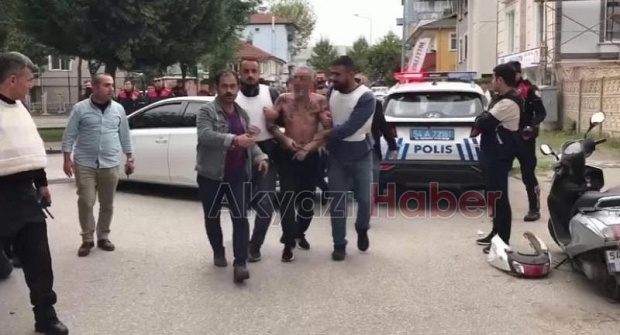 Emekli polis bu kez de kadının boğazını kesti