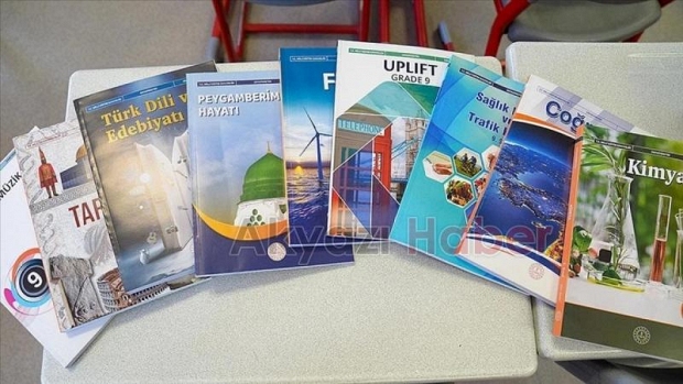 Özel okullarda MEB tarafından dağıtılan ücretsiz ders kitapları okutulacak