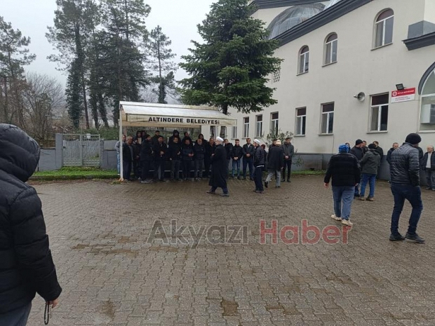 Yemek sırasında fenalaşmıştı genç adam toprağa verildi
