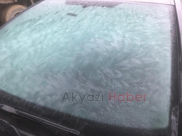 Akyazı buz kesti