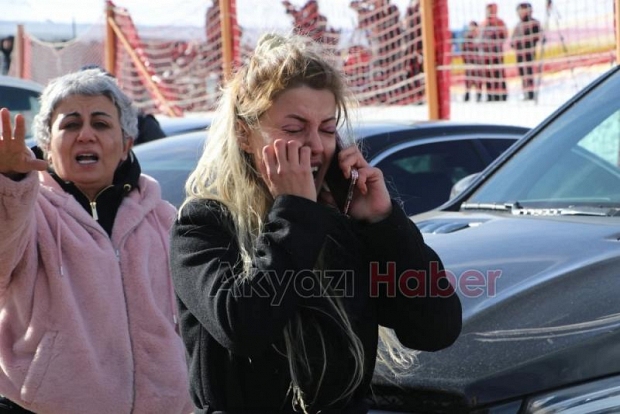 Bolu Kartalkaya'da yanan otelin önünde acı bekleyiş