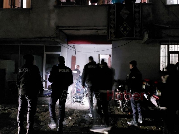 Akyazıda yabancı uyrukluların kavgasına polis müdahale etti