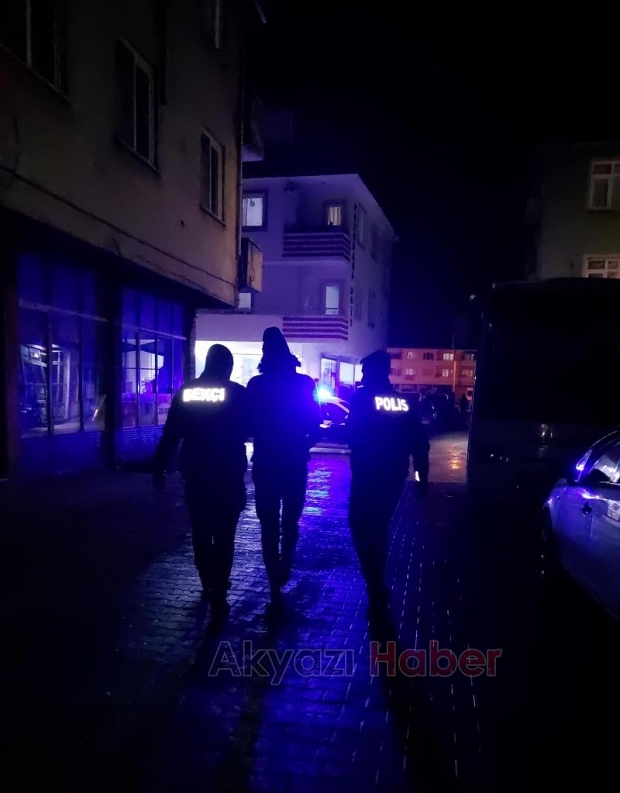 Akyazıda yabancı uyrukluların kavgasına polis müdahale etti