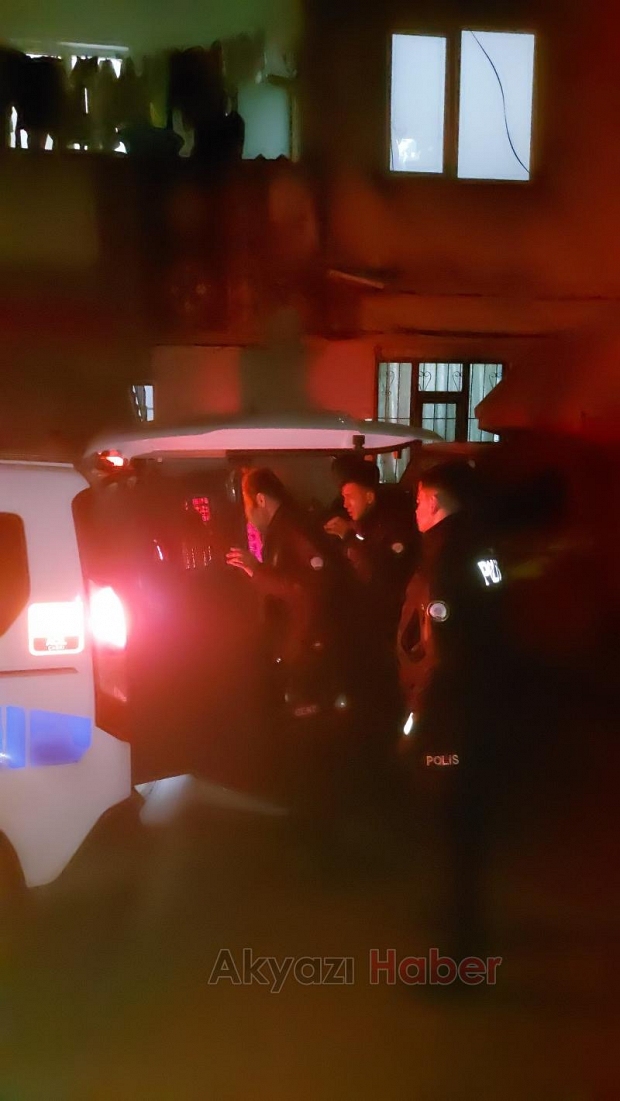 Akyazıda yabancı uyrukluların kavgasına polis müdahale etti